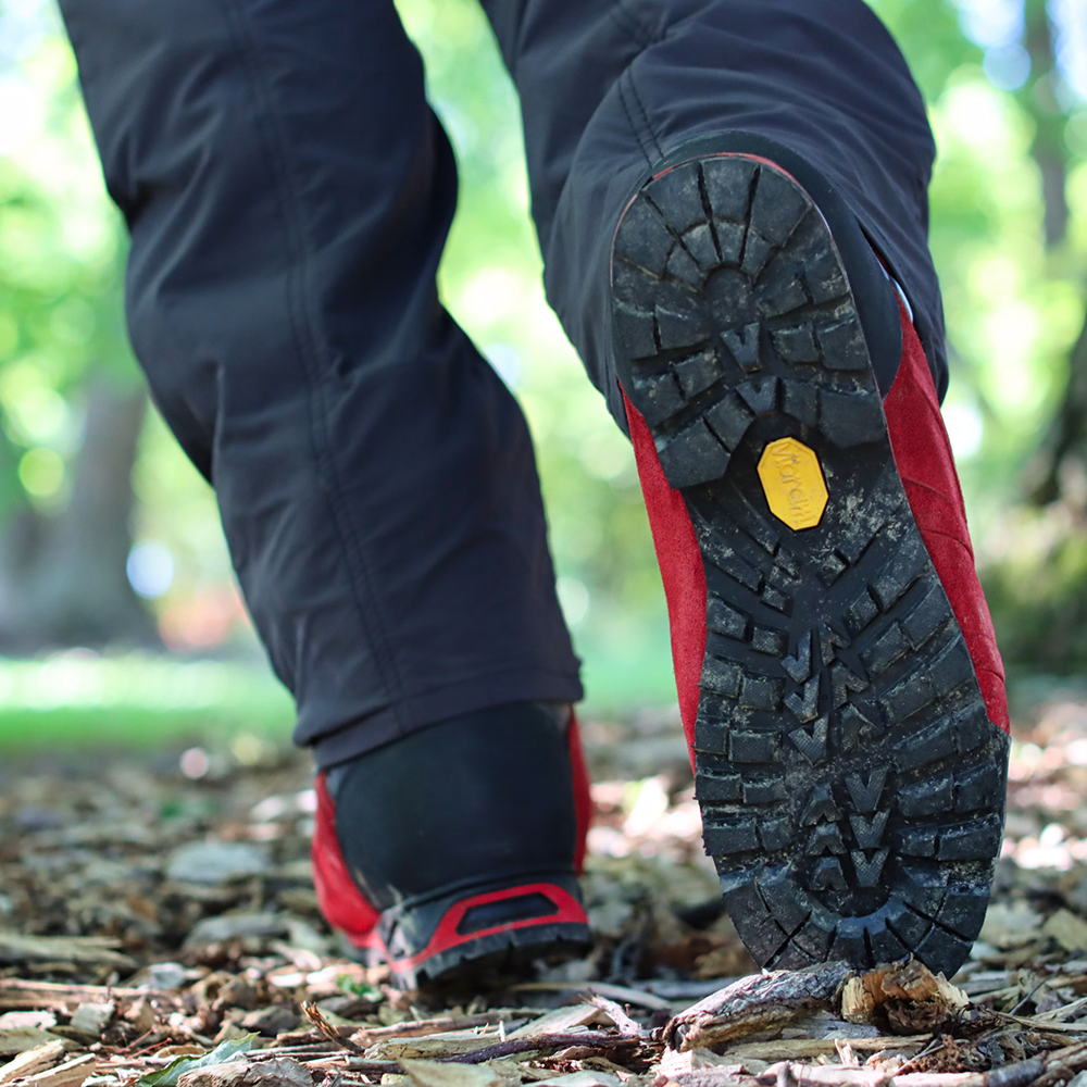 Protector-Signal-Red-Outsole