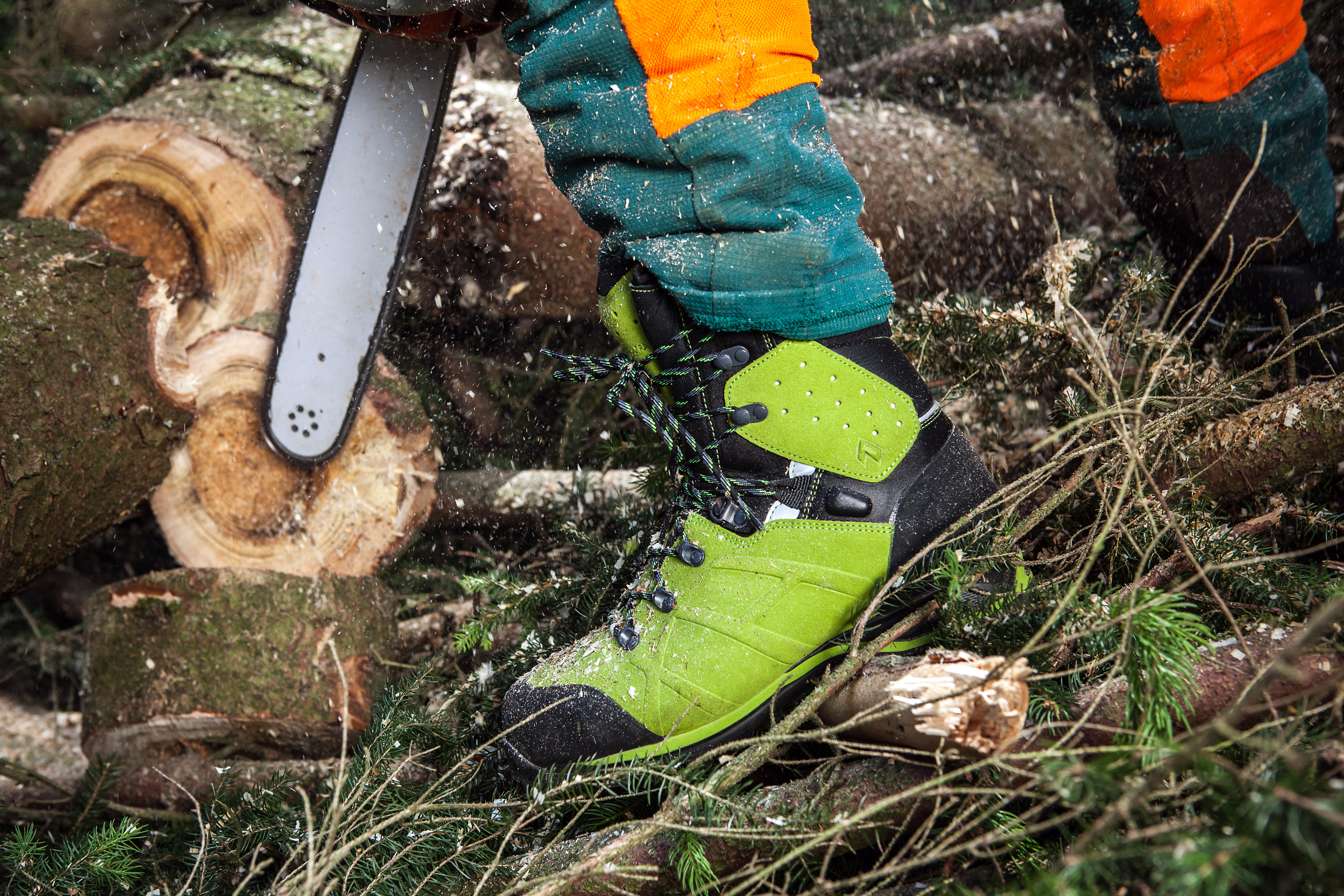 Chainsaw safety shoes shop